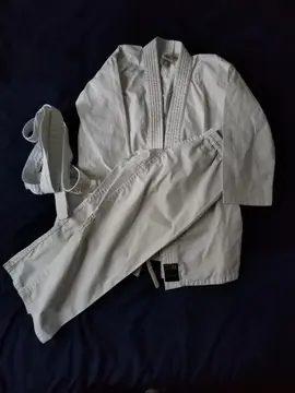 Kimono 130cm (taille petit)