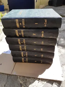 LARROUSSE du XX siècle en six volumes publié sous la direction de Paul AUGE
