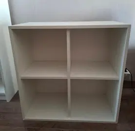 Meuble 4 cases blanc avec fixation murale