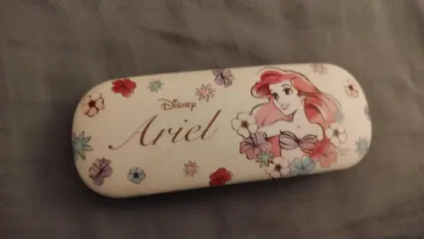 étui à lunettes Ariel