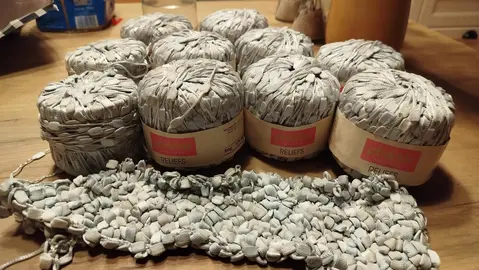 10 pelotes de "Relief" de chez Phildar