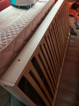 lit simple : sommier à lattes et matelas