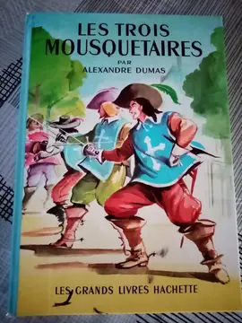 donne livre LES TROIS MOUSQUETAIRES