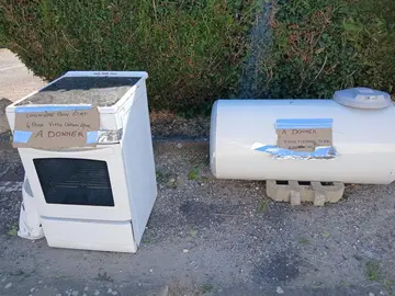 Cuisinière vitrocéramique et ballon eau chaude