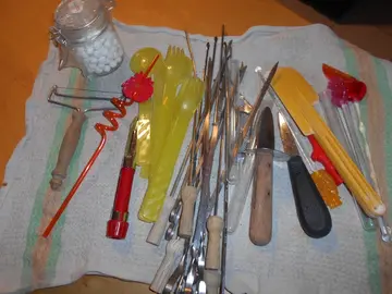 Lot d'ustensiles de cuisine etc..