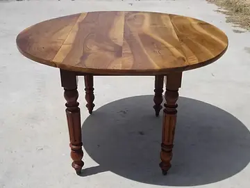 TABLE EN BOIS