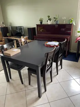 table séjour IKEA pin massif