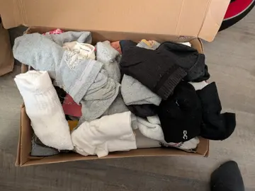 donne lot de chaussettes enfants