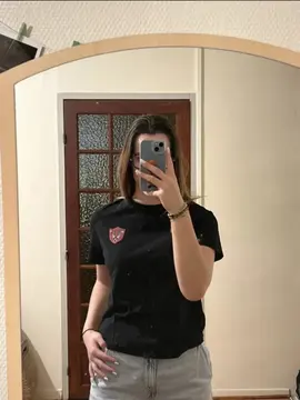Tee shirt