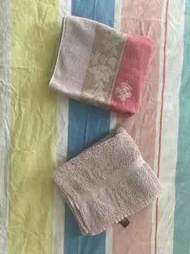 2 petites - moyennes serviettes