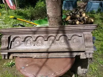 DESSUS DE GLACRE ANCIENNE EN CHENE AVEC MOTIFS