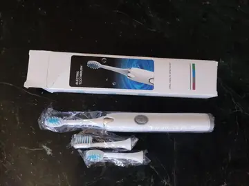 brosse à dent électrique neuve.