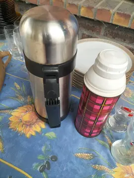 lot thermos