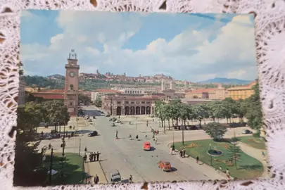 Ancienne carte postale BERGAMO (Italie) Centre de la ville Années 70.