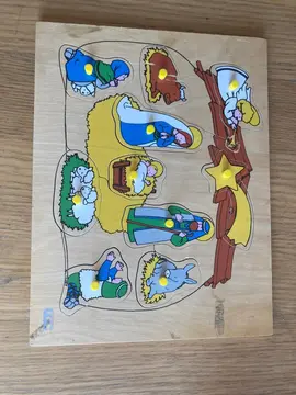 puzzle en bois , crêche