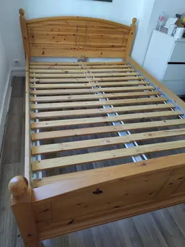 lit en bois 140 *190 bon état