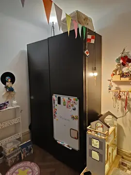 armoire noire URGENT DÉMÉNAGEMENT
