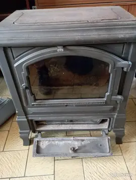ancien poêle à bois efel