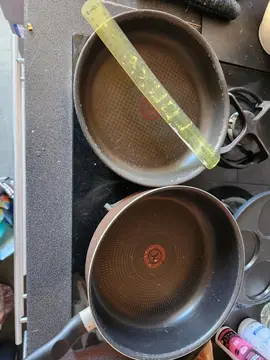1 poêle 1 sauteuse