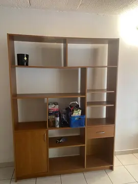 donne armoire en bois
