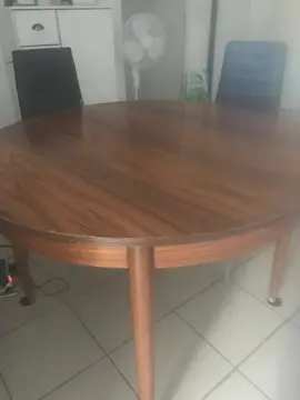 table ronde et chaises