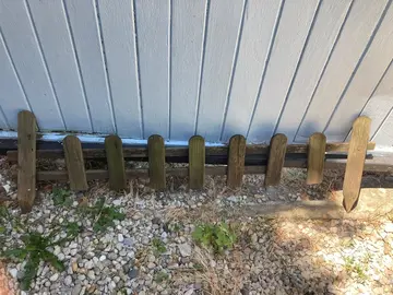 petite barrière en bois