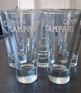 donne 11 verres Campari