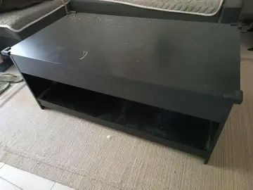 table basse noire avec rangements