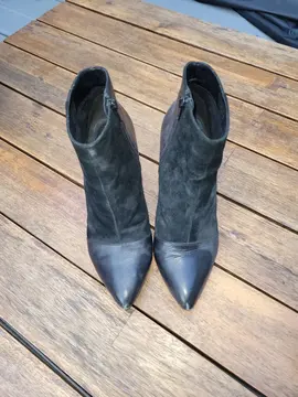 Paire de botines noires Femme taille 39