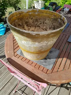 pot de fleur en plastique