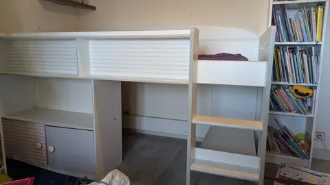 lit enfant en hauteur