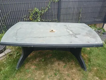 table de jardin + chaise