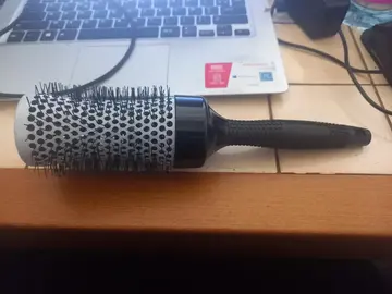 grande brosse noir