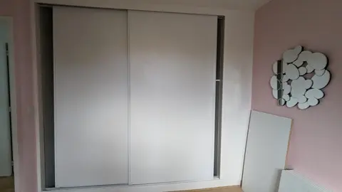 Placard Porte coulissante KAZED + étagère