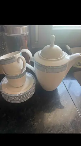 service à café incomplet