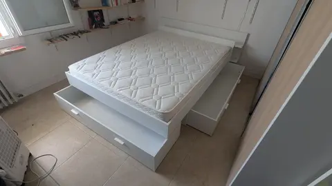 Tour de lit, sommier et matelas 140 x 190