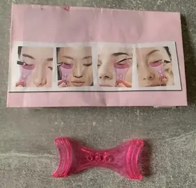pochoir pour eye-liner