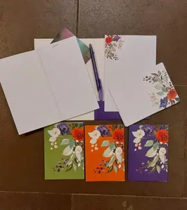 papier, cartes et enveloppes assorties