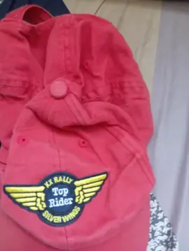 casquette rouge