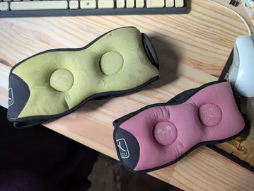 Deux paires d'haltères à scratch