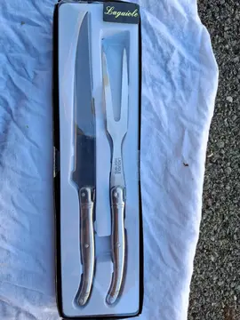 couteau et fourchette de découpe