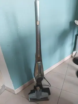 Aspirateur essentielb pour pièces