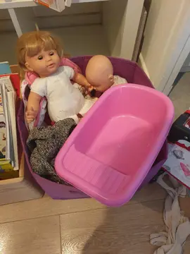 Ensemble poupées et accessoires