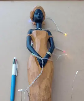 statue