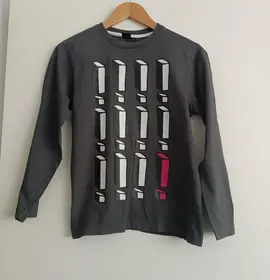 T-shirt manches longues. Taille 12 ans. 150 cm