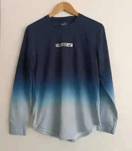 T-shirt dégradé de bleu. Hollister. Taille XS