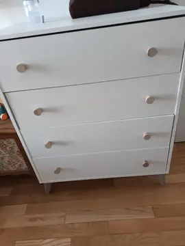 commode avec tiroirs à reparer