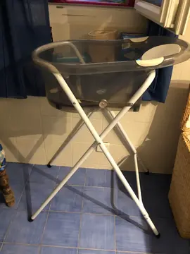 baignoire bébé avec pied