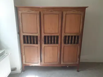 Armoire en bois