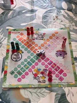 jeu petit chevaux Mr/Mme en carton